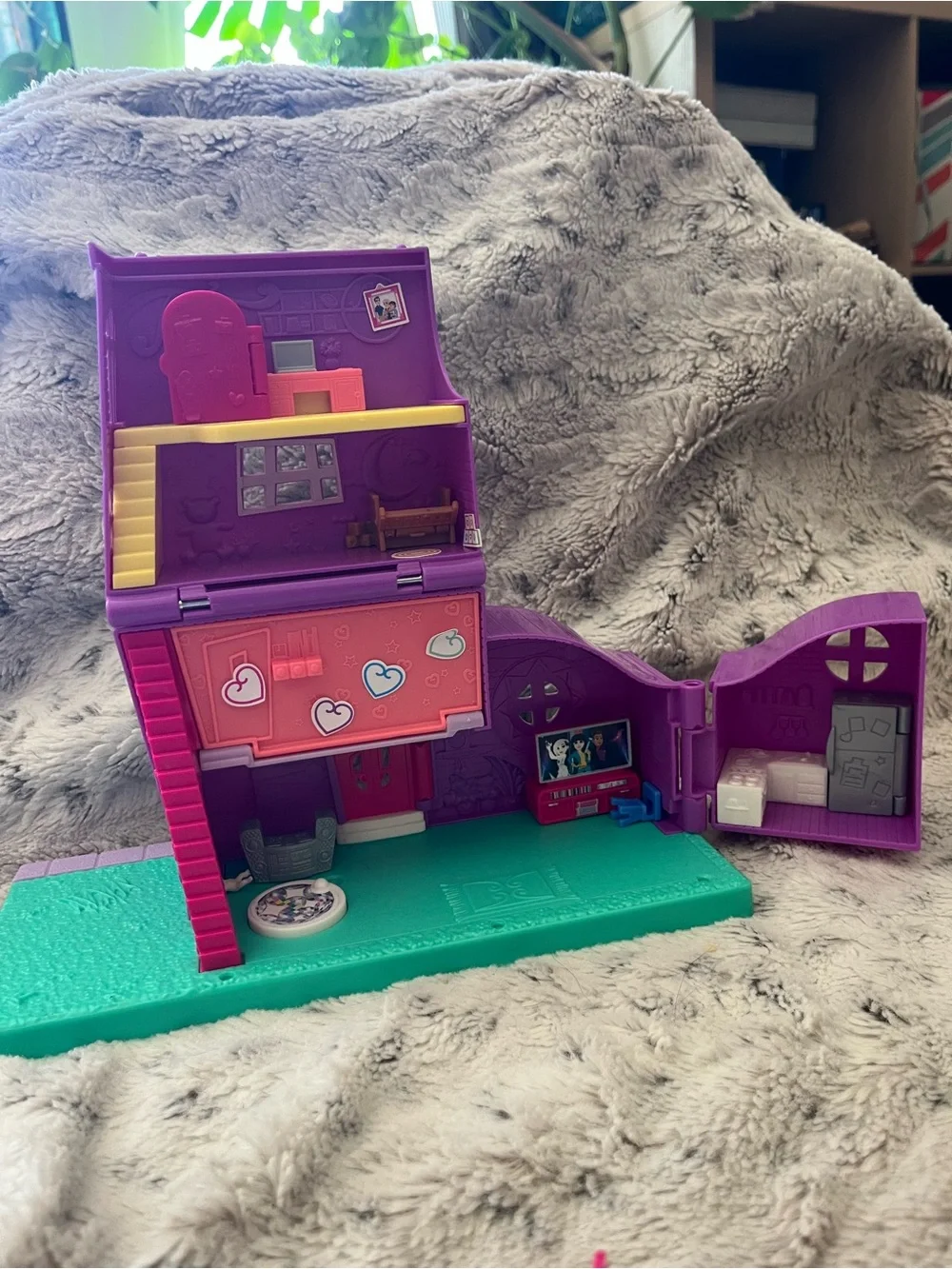 Polly Pocket Pollyville Pocket House Playset